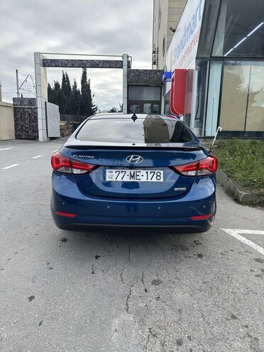 Hyundai Elantra-5