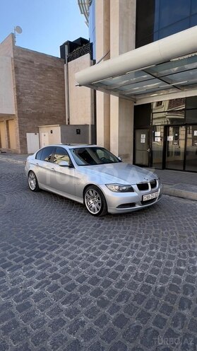 BMW 320-1