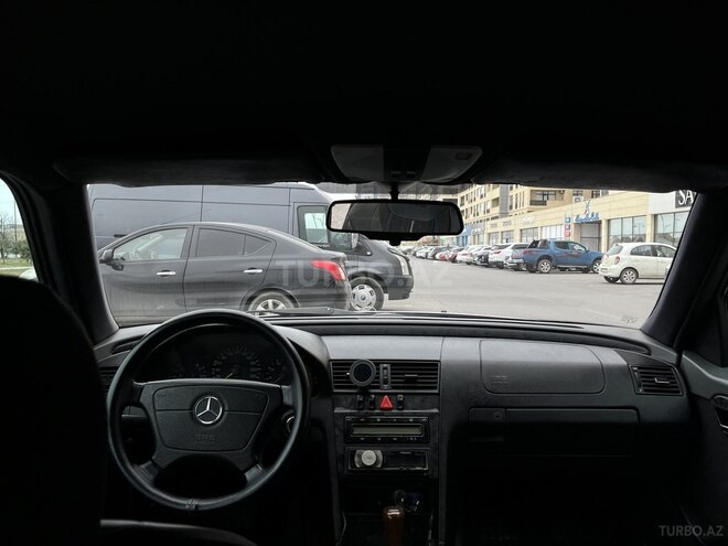 Mercedes C 220 1996, 246,000 km - 2.2 l - Sumqayıt