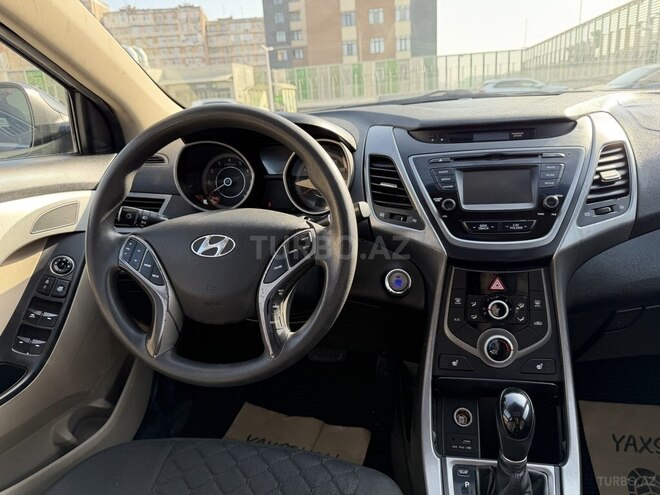 Hyundai Elantra-7