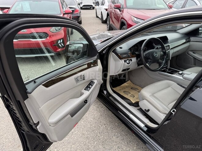 Mercedes E 220-17