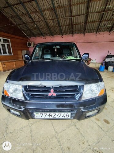 Mitsubishi Pajero-1