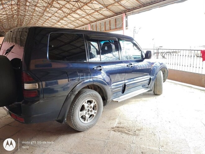 Mitsubishi Pajero-3