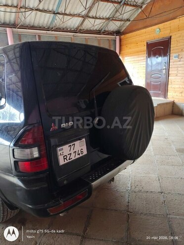 Mitsubishi Pajero-5