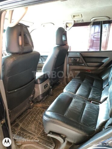 Mitsubishi Pajero-7