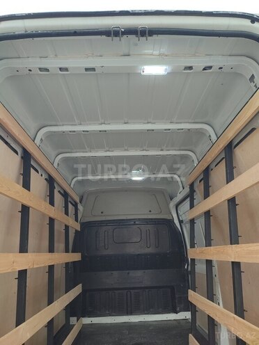 Ford Transit-11