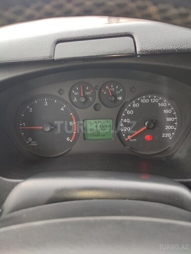 Ford Transit-9