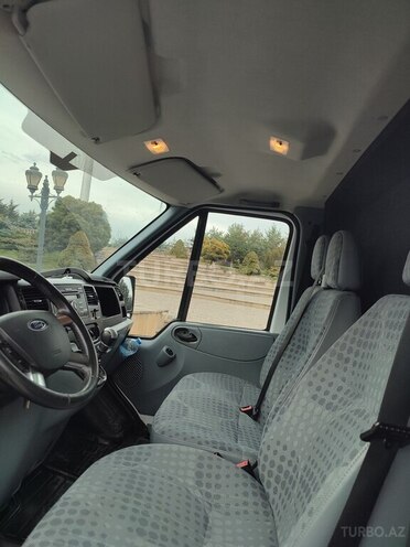 Ford Transit-7