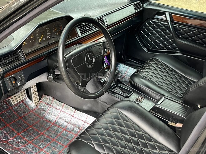 Mercedes 220 E 1994, 214,523 km - 2.2 l - Bakı