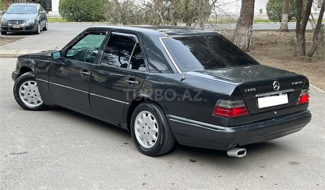 Mercedes 220 E 1994, 214,523 km - 2.2 l - Bakı