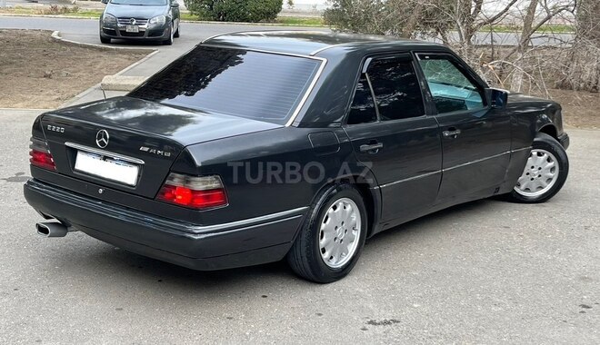 Mercedes 220 E 1994, 214,523 km - 2.2 l - Bakı