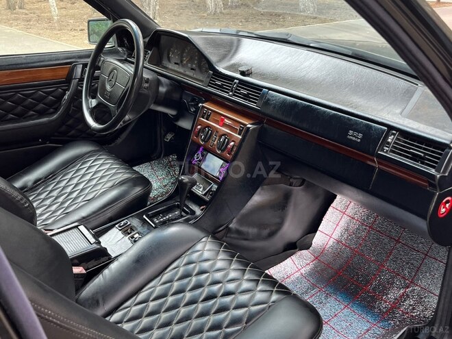 Mercedes 220 E 1994, 214,523 km - 2.2 l - Bakı