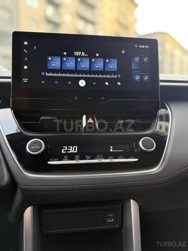 Toyota Corolla Cross 2025, 17,000 km - 2.0 l - Bakı