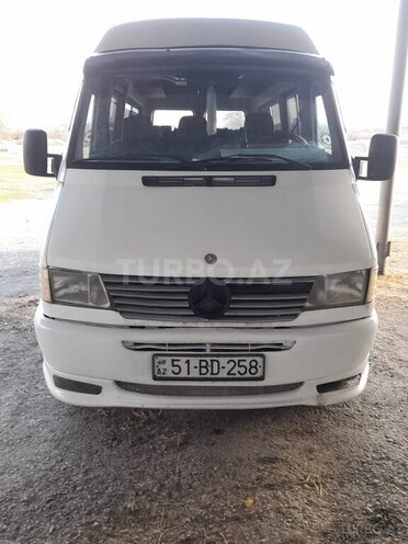 Mercedes Sprinter 208-1