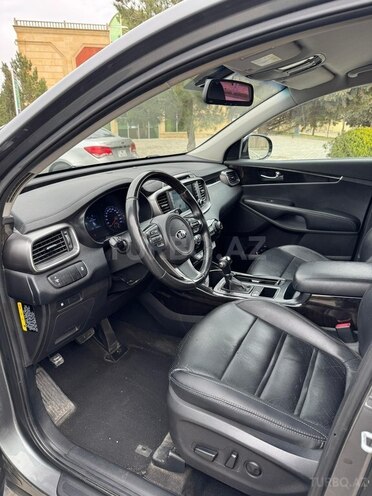Kia Sorento-8