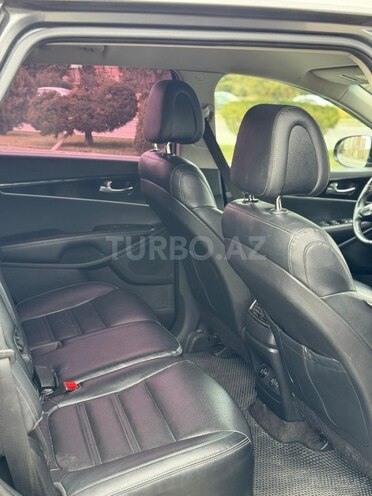 Kia Sorento-11