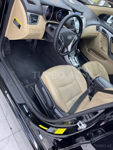 Hyundai Elantra-6