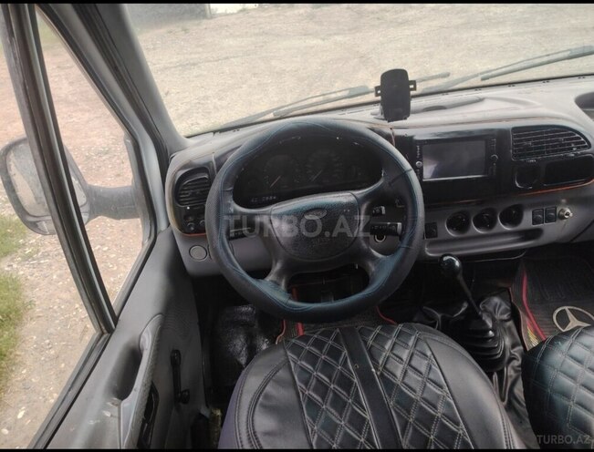 Ford Transit-4