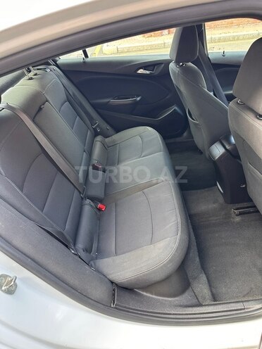 Chevrolet Cruze-12