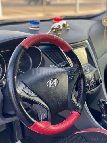 Hyundai Sonata-5