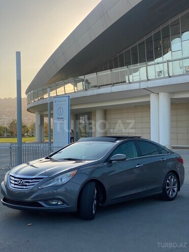 Hyundai Sonata-14