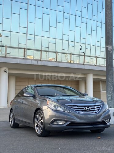 Hyundai Sonata-15