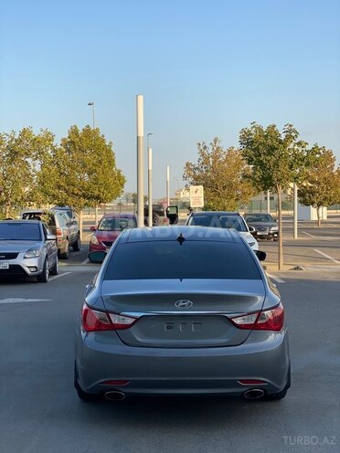 Hyundai Sonata-17