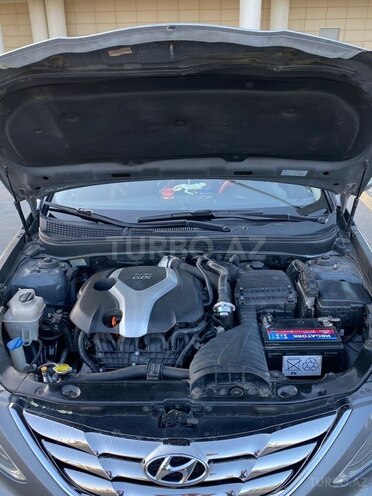 Hyundai Sonata-13