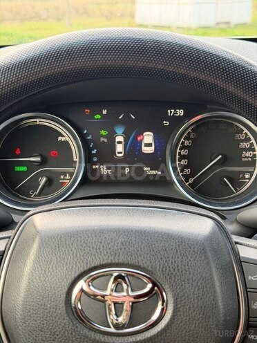 Toyota Camry-8