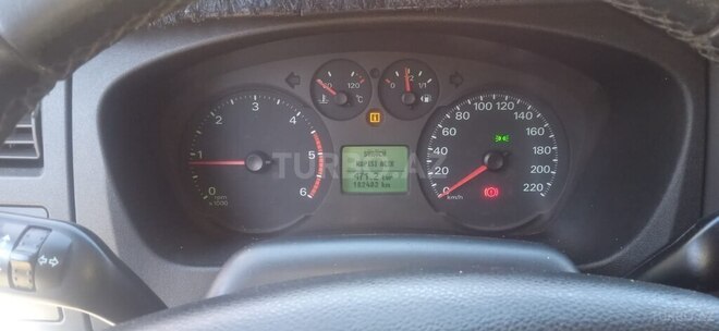 Ford Transit-3