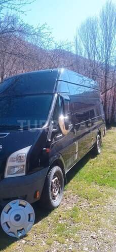 Ford Transit-4