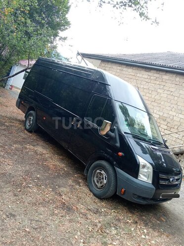 Ford Transit-8