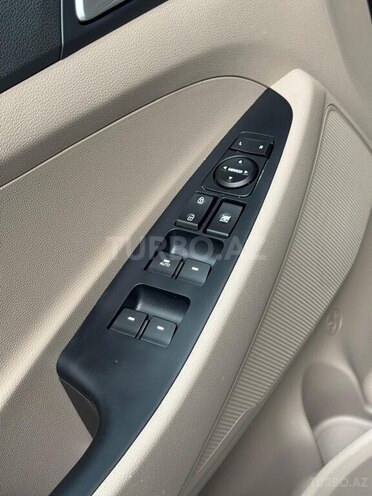 Hyundai Tucson-12