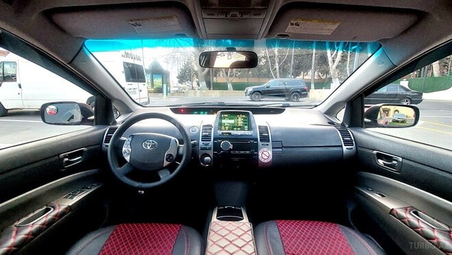 Toyota Prius-4