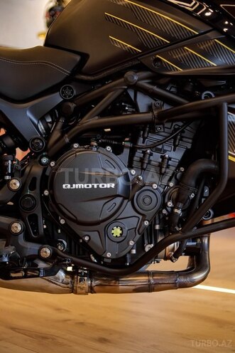 QJMotor SRT 900 S-8