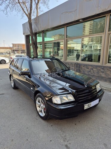 Mercedes C 220 2000, 253,213 km - 2.2 л - Bakı
