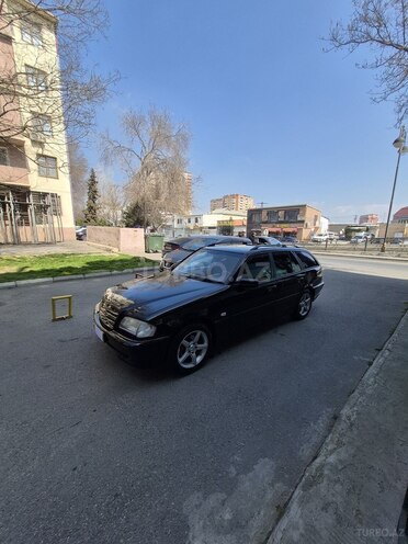 Mercedes C 220 2000, 253,213 km - 2.2 л - Bakı