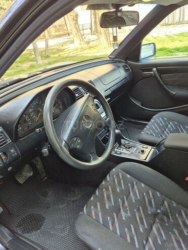 Mercedes C 220 2000, 253,213 km - 2.2 л - Bakı