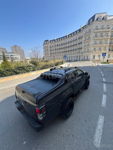 Mitsubishi L200-7