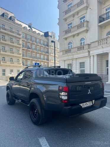 Mitsubishi L200-6