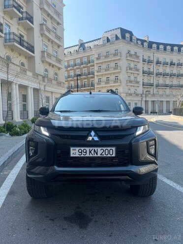 Mitsubishi L200-2