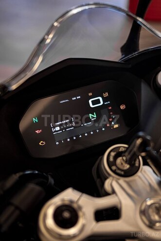 QJMotor SRK 800 RR-8