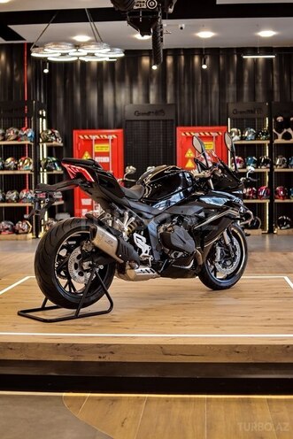QJMotor SRK 800 RR-3