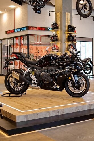 QJMotor SRK 800 RR-2