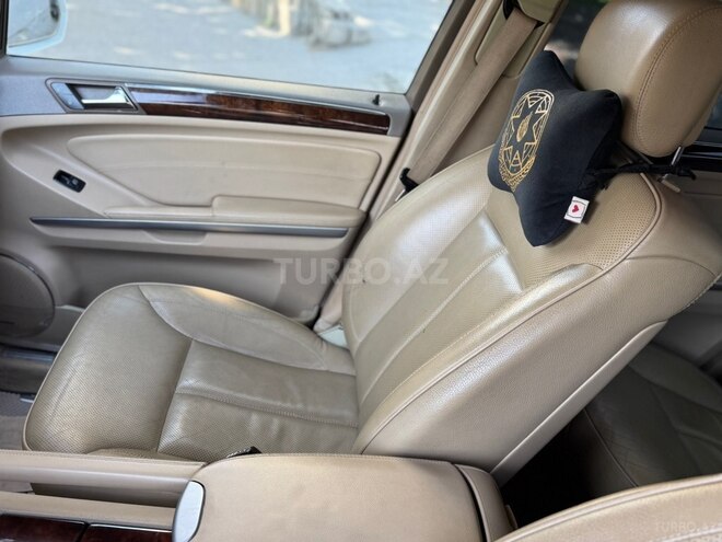 Mercedes GL 350 4MATIC-21