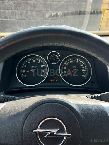 Opel Astra-12