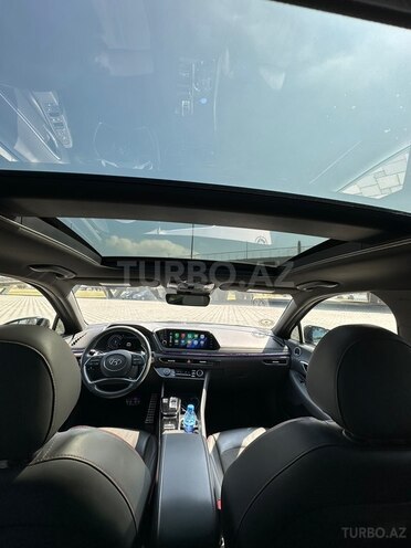 Hyundai Sonata-16