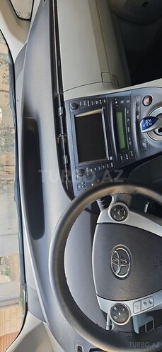 Toyota Prius-4
