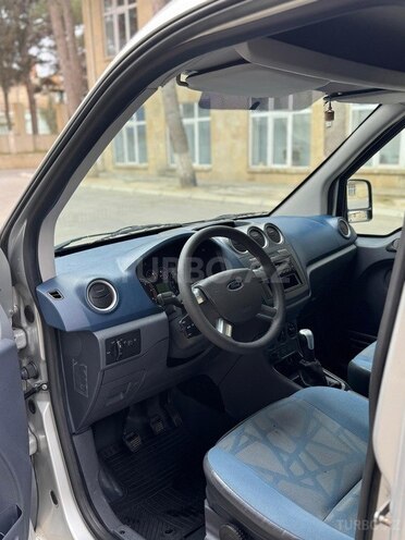 Ford Transit Connect-13