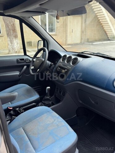 Ford Transit Connect-11